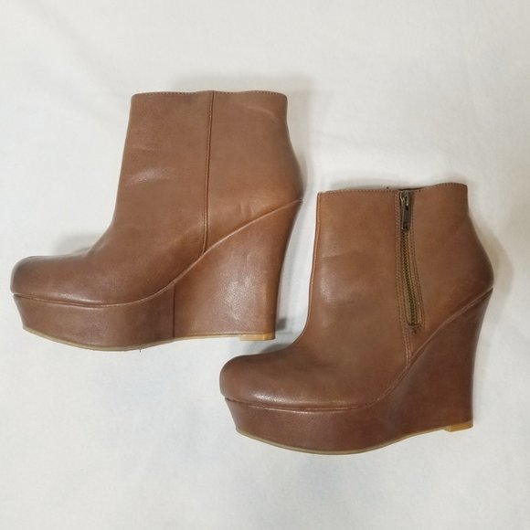 MOSSIMO Faux Brown Leather Wedge Bootie Sz 5-1/2 - Picture 2 of 7
